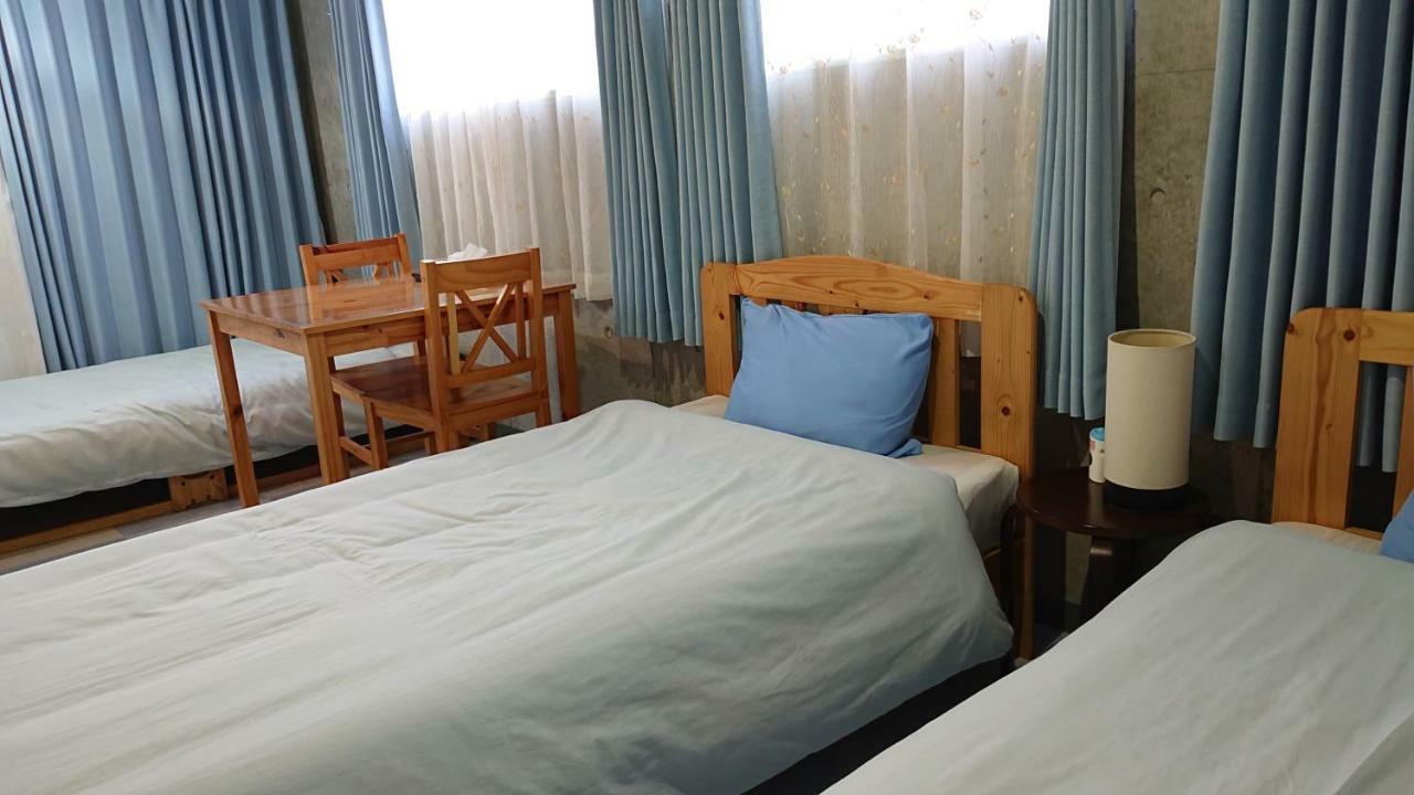 Guesthouse Seaglass Itoman Extérieur photo